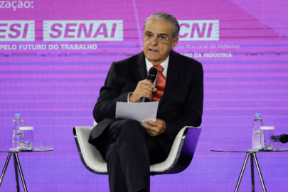 Brasil precisa urgentemente fazer reformas, afirma presidente da CNI